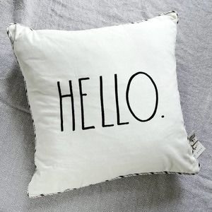 Set of 2 HELLO Pillows
